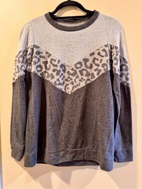 Leopard Chevron Shirt Size Small